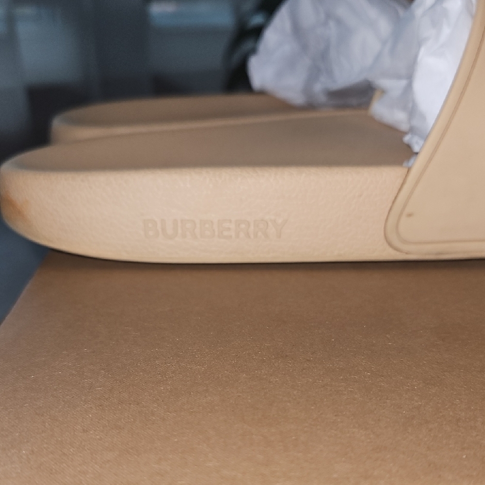 Burberry Tan Slides with Pink Logo - Picture 2 of 4